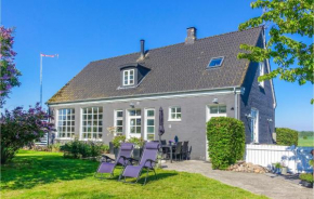 1 Bedroom Cozy Apartment In Rønne, Rønne